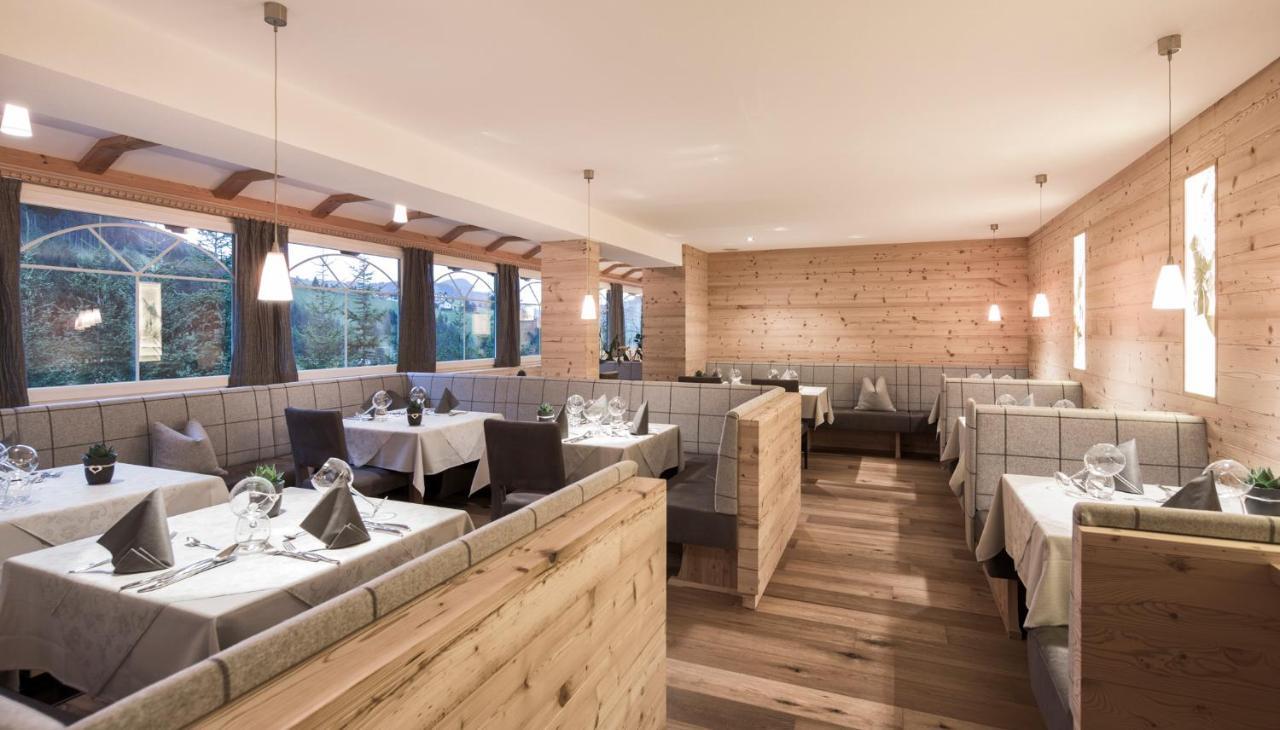Hotel Comploj Adults Only Selva di Val Gardena Ngoại thất bức ảnh