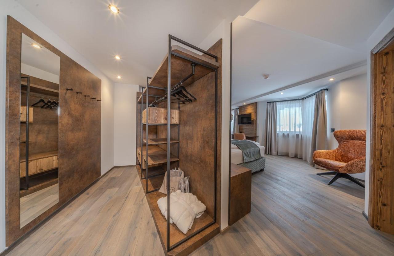 Hotel Comploj Adults Only Selva di Val Gardena Ngoại thất bức ảnh