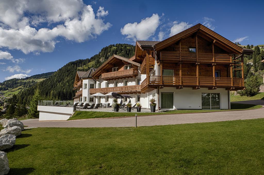 Hotel Comploj Adults Only Selva di Val Gardena Ngoại thất bức ảnh