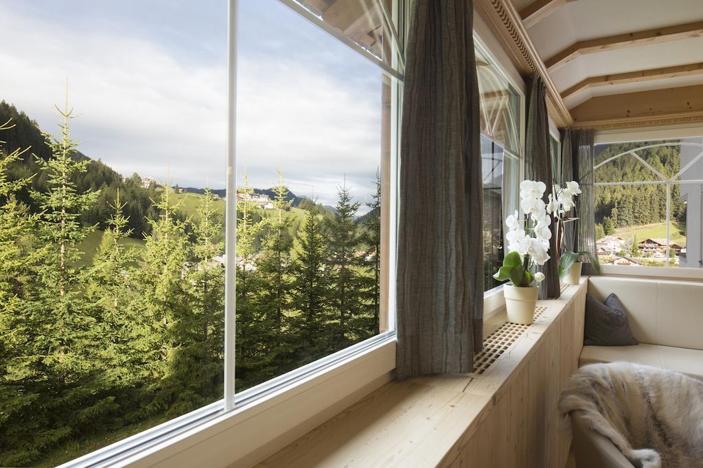 Hotel Comploj Adults Only Selva di Val Gardena Ngoại thất bức ảnh