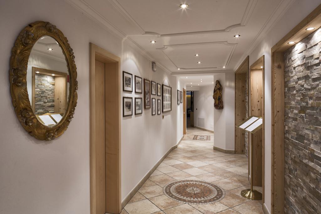 Hotel Comploj Adults Only Selva di Val Gardena Ngoại thất bức ảnh