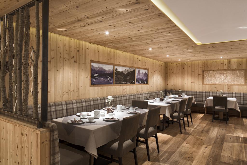 Hotel Comploj Adults Only Selva di Val Gardena Ngoại thất bức ảnh