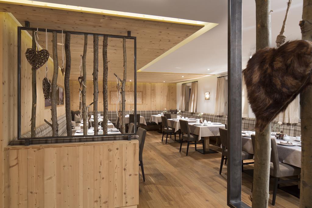Hotel Comploj Adults Only Selva di Val Gardena Ngoại thất bức ảnh