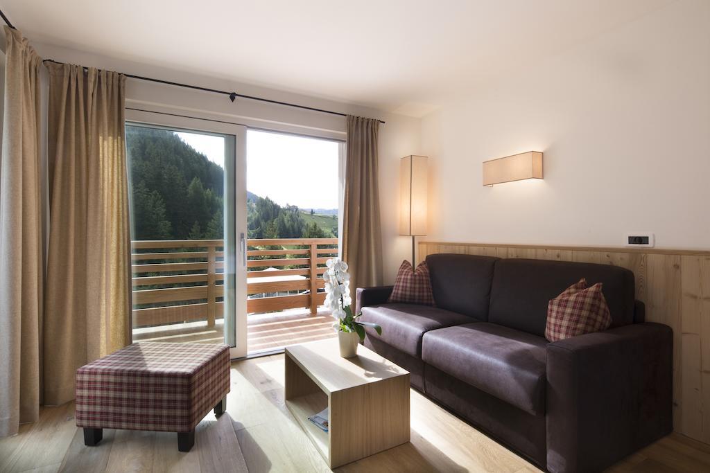 Hotel Comploj Adults Only Selva di Val Gardena Phòng bức ảnh