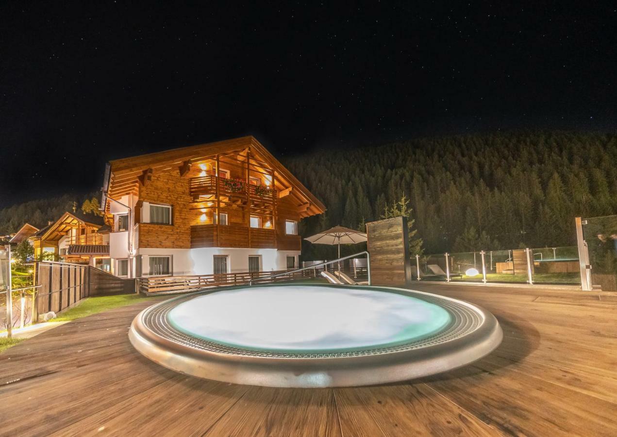 Hotel Comploj Adults Only Selva di Val Gardena Ngoại thất bức ảnh