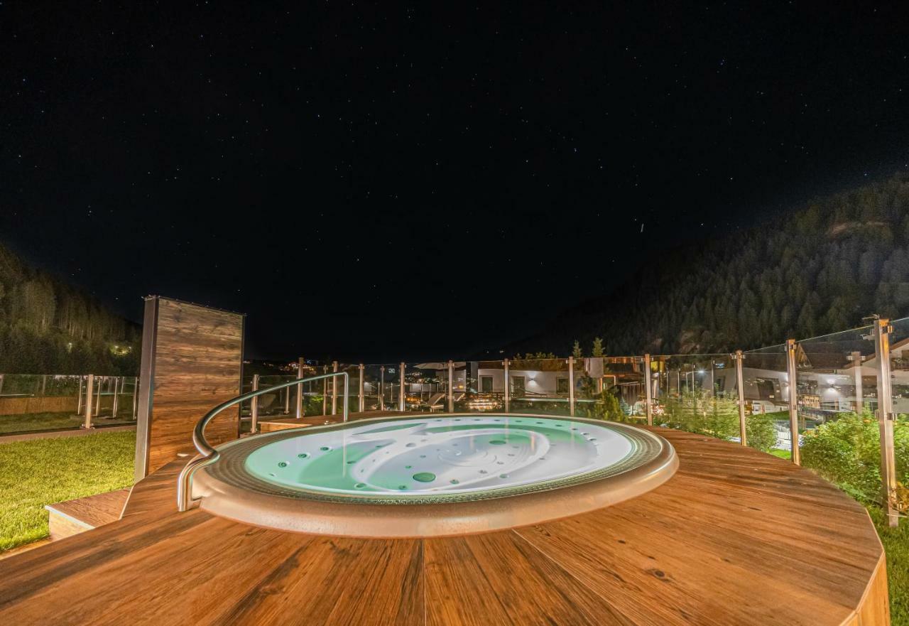 Hotel Comploj Adults Only Selva di Val Gardena Ngoại thất bức ảnh