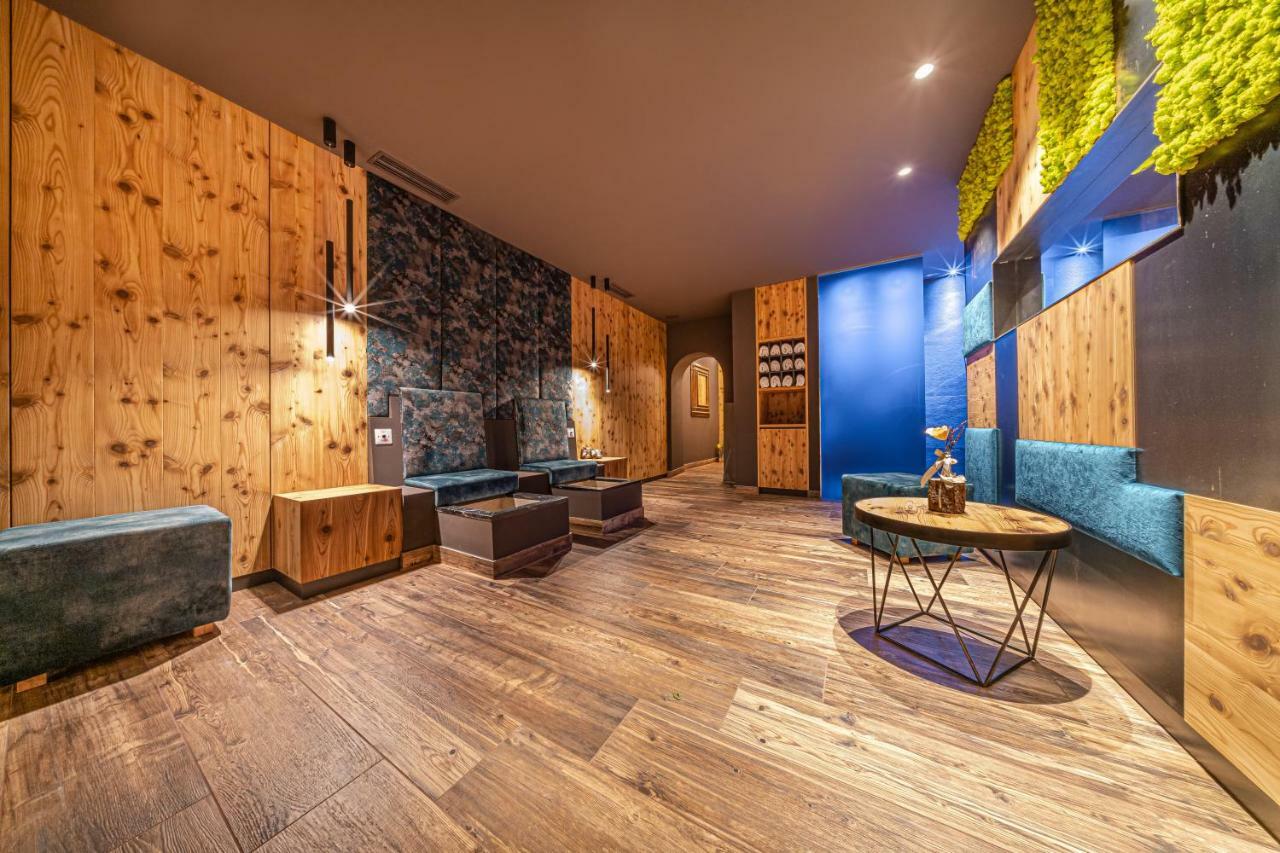 Hotel Comploj Adults Only Selva di Val Gardena Ngoại thất bức ảnh